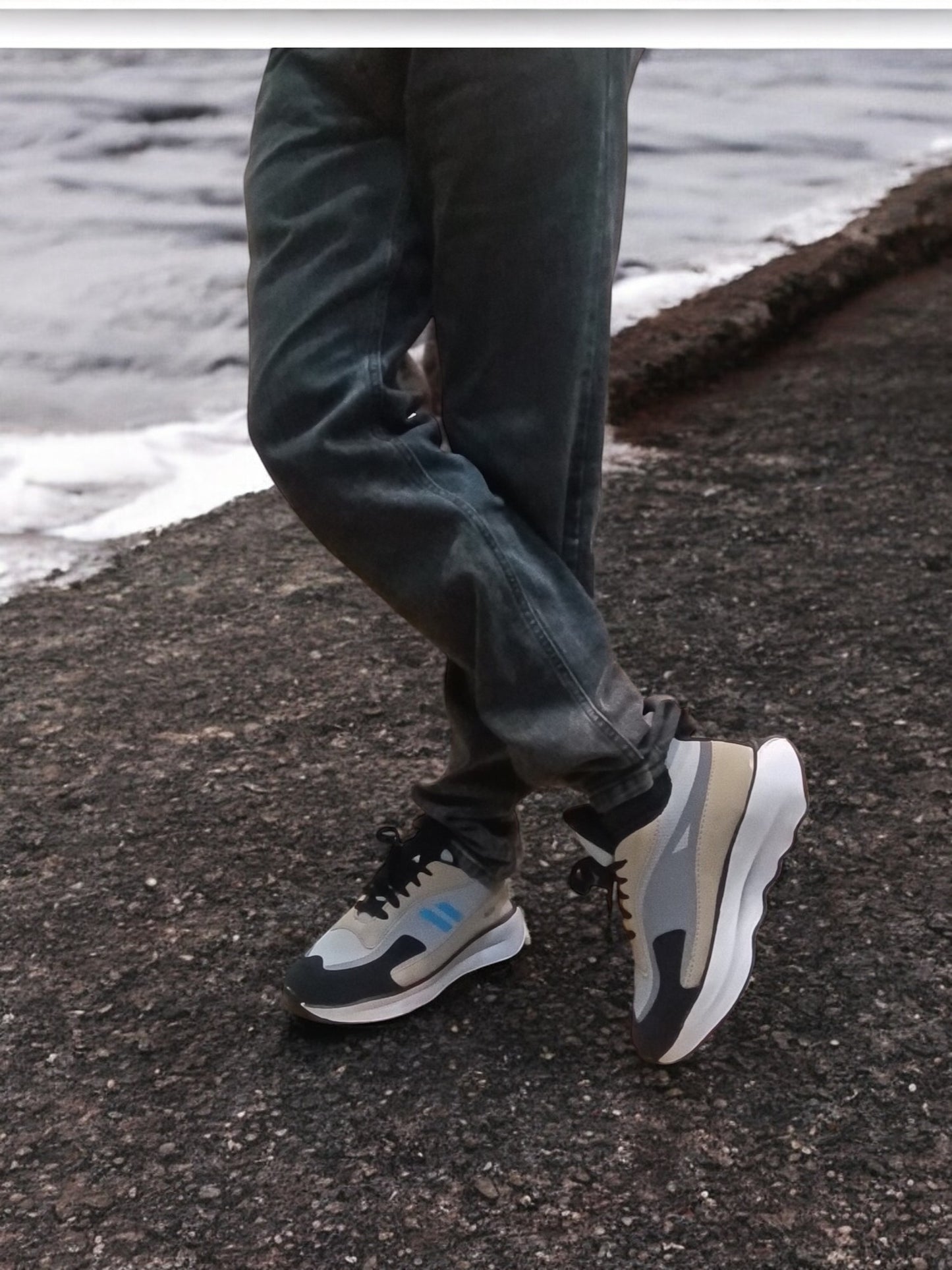 Aces Stride Runner Beige