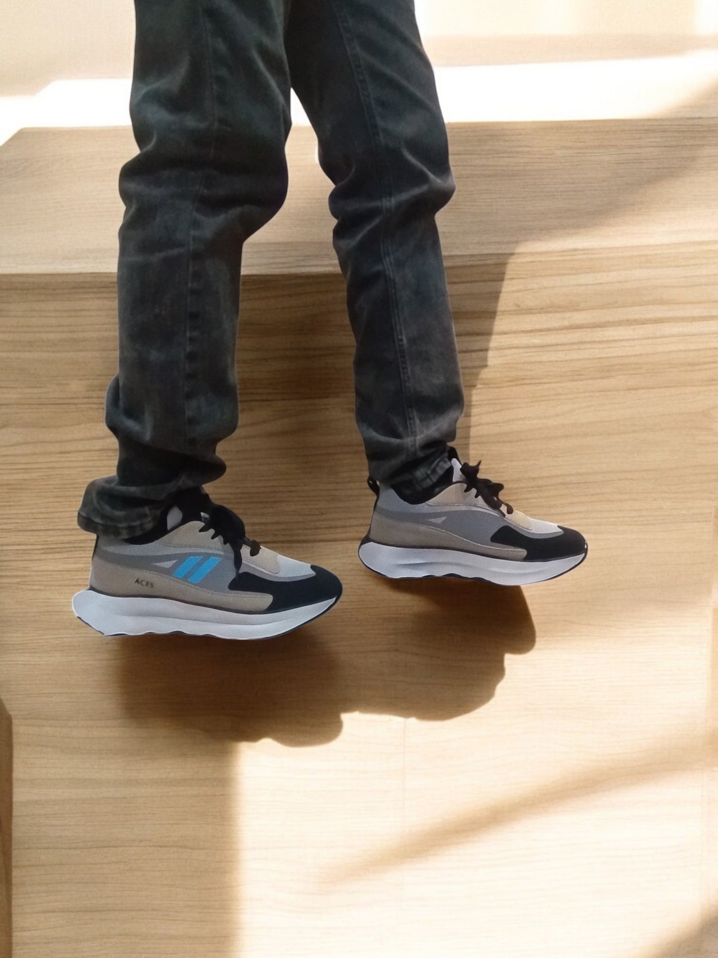 Aces Stride Runner Beige